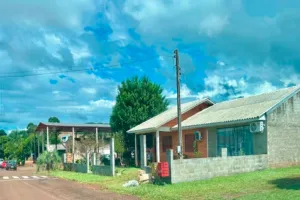 Casa no Loteamento Ipuaçu (foto 4 de 4)