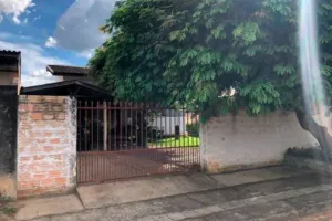 Casa no Setor Guaraná II (foto 2 de 7)