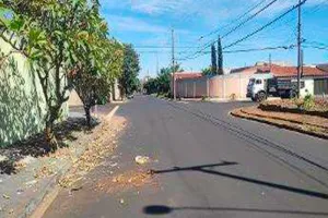 Casa no Lot Pq Res Cândido Portinari (foto 2 de 3)