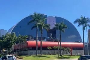 Comercial no Asa Norte (foto 1 de 3)